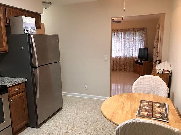 4th image of 4925 27th Ave S #4925