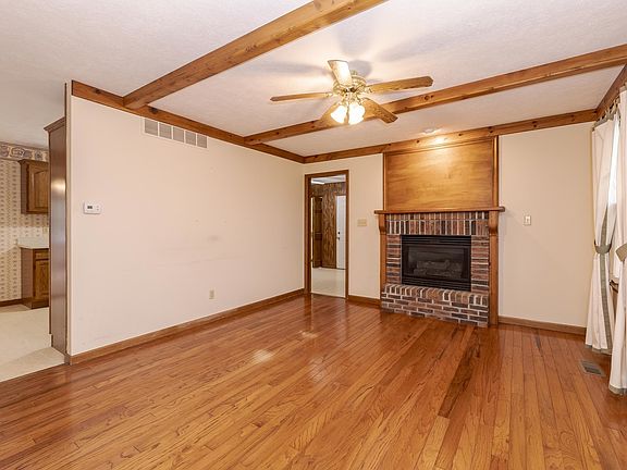 4th image of 1402 E Indiana Ave