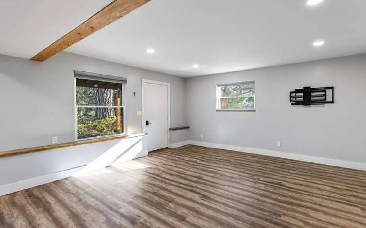 622 NW Lincoln St — Photo 4