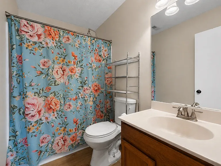 801 Valerie Ln — Photo 9