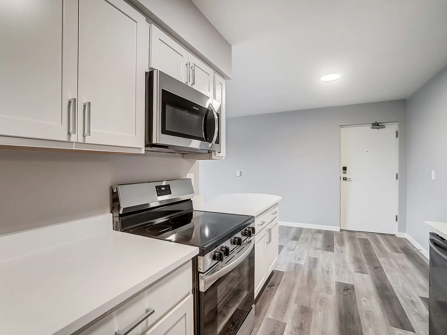 Chardon Place Apartments and Townhomes — Photo 3