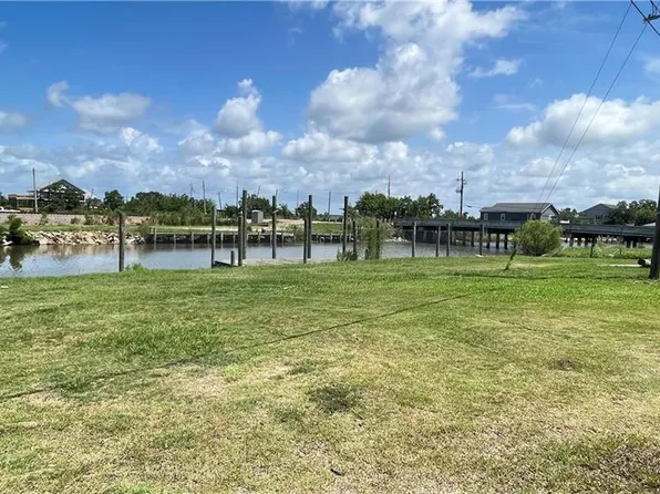 4893 Pontchartrain Dr, Slidell, LA 70458