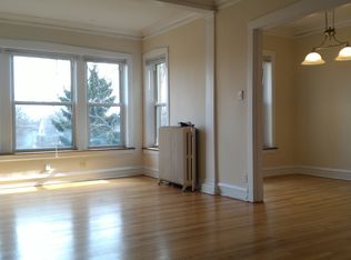 1039 Pleasant St APT 3C, Oak Park, IL 60302