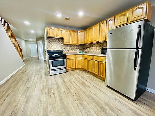 1st image of 71 Clermont Ave #1R