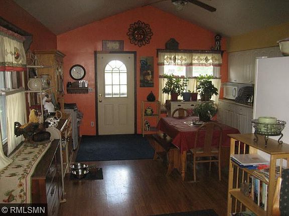 4th image of 205 Linden St S