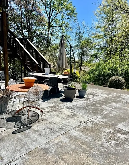 14 Chopin Dr — Photo 3