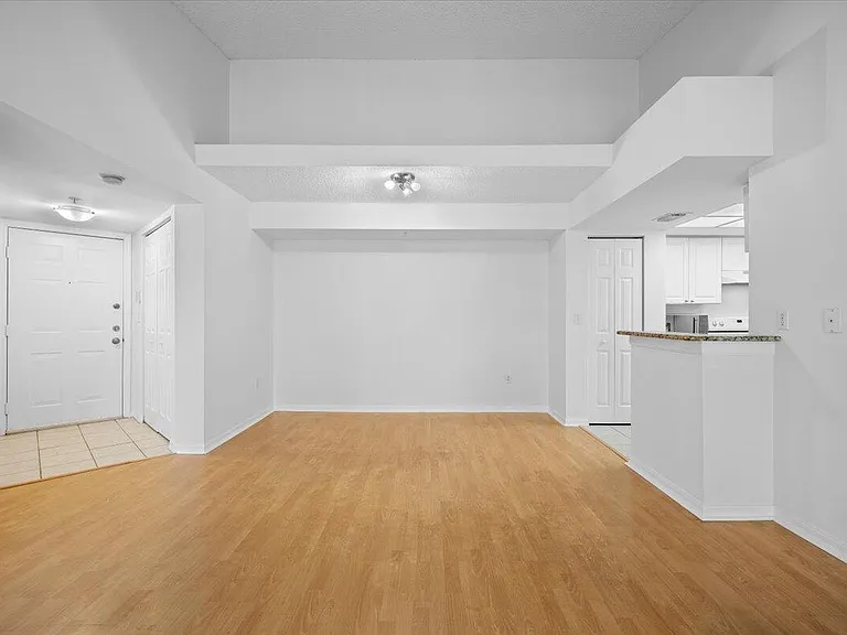 200 Crestwood Ct N #211 — Photo 5