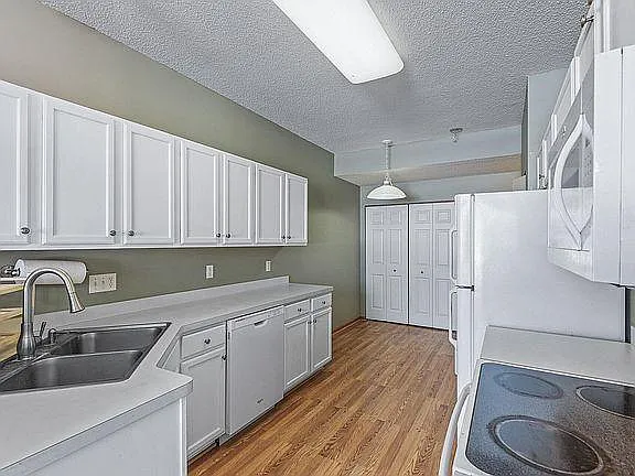 820 Princeton Ave — Photo 3