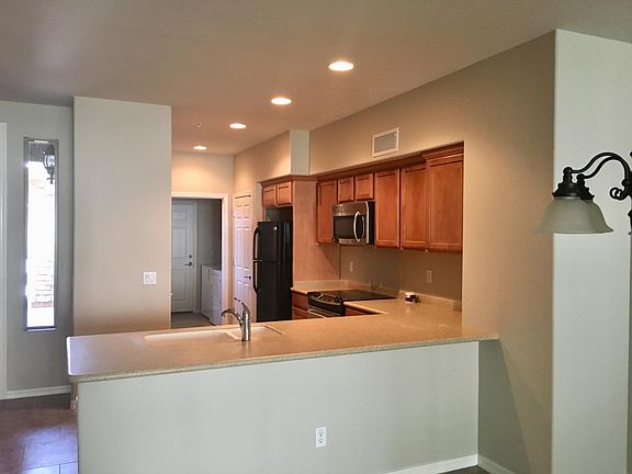 4th image of 2141 W Tallgrass Trl
