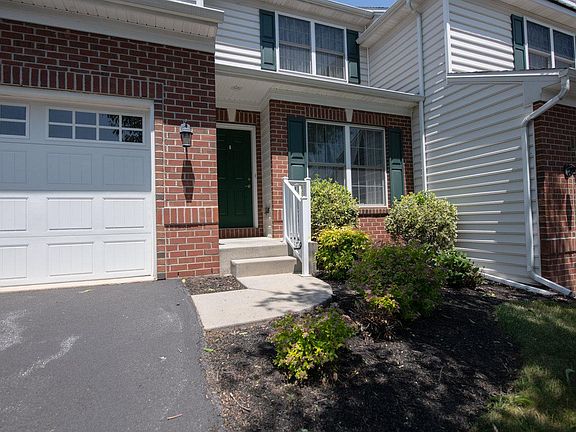 2nd image of 128 Ashford Way