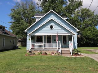 936 C St, Charleston, IL 61920