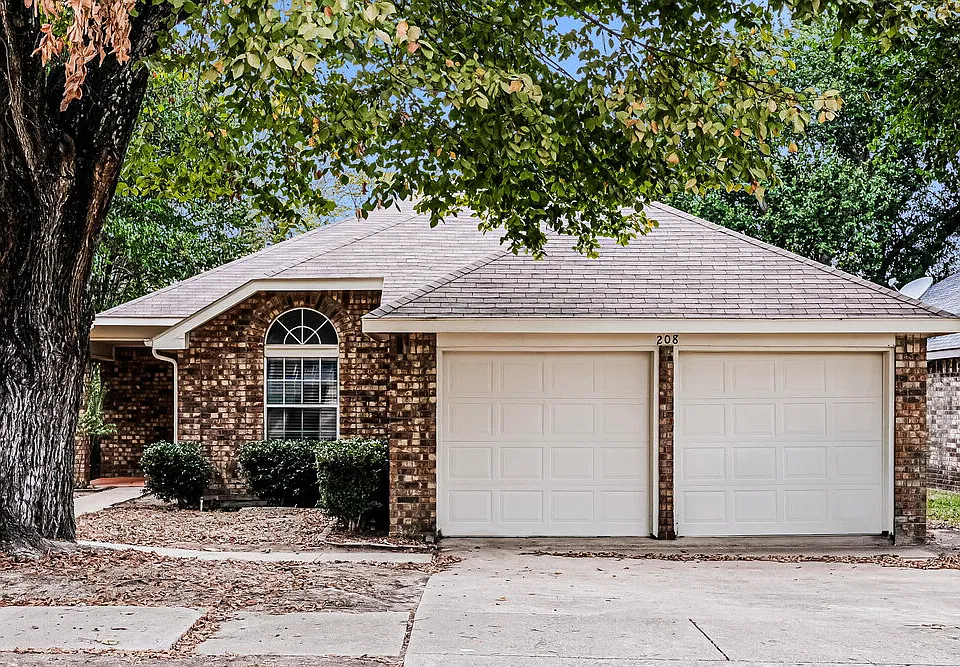 208 Vines Dr