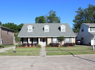 28 Antigua Dr, Kenner, LA 70065