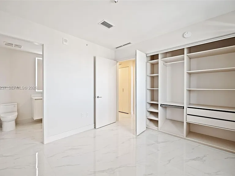 700 NE 24th St #2105 — Photo 6
