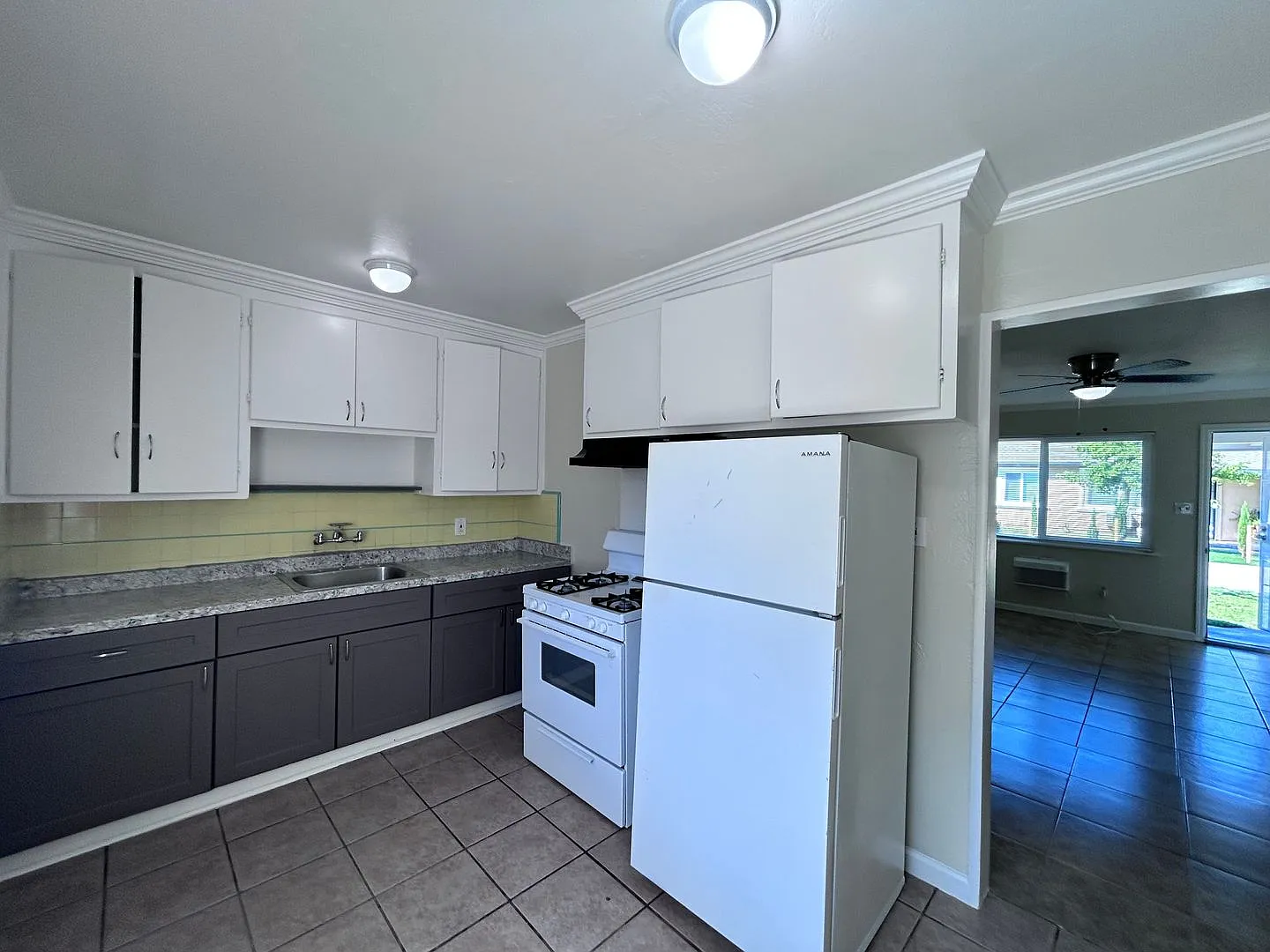 2315 Edison Avenue — Photo 4
