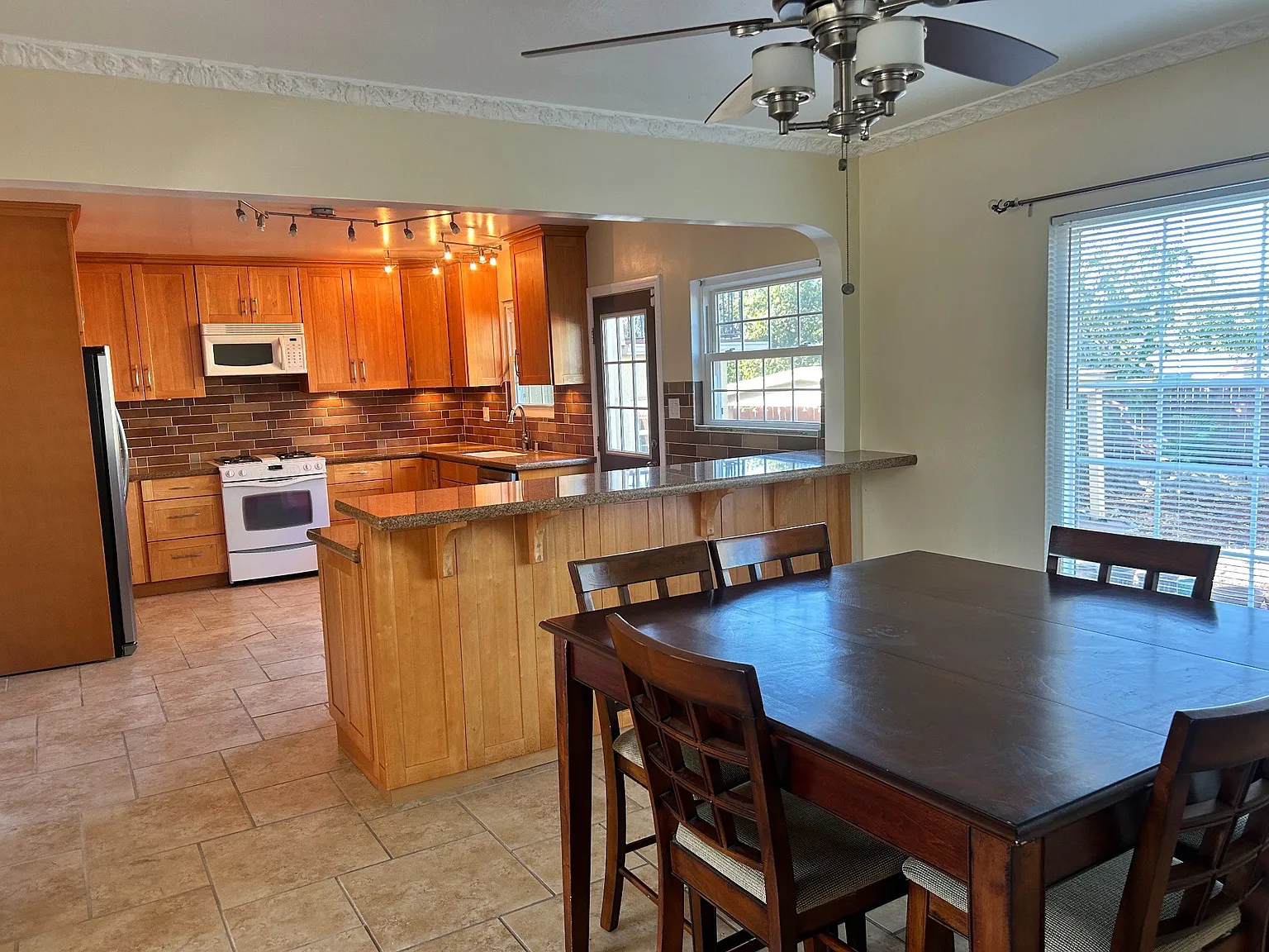 475 Central Ave — Photo 3