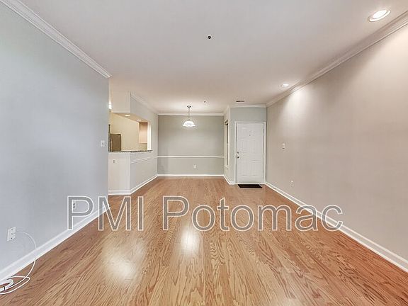 5th image of 10814 Antigua Ter APT 103