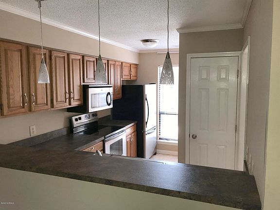 4th image of 7 Upton Ct
