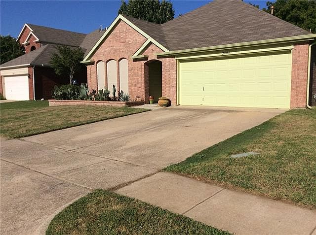 1st image of 2604 Wandering Oak Dr