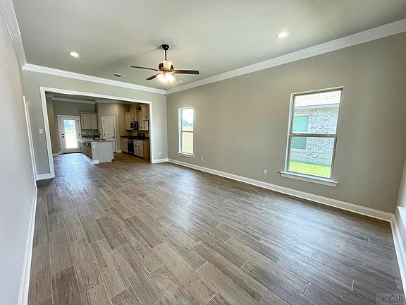 4th image of 171 Oriole St