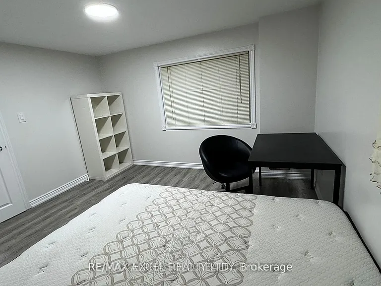 38 Saintsbury Sq #BASEMENT — Photo 5