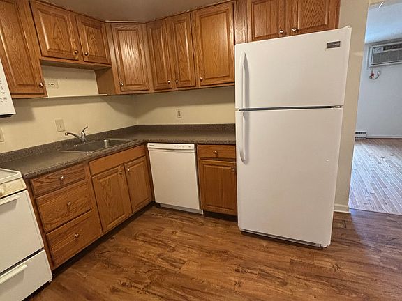 5th image of 31 N Main St APT 9