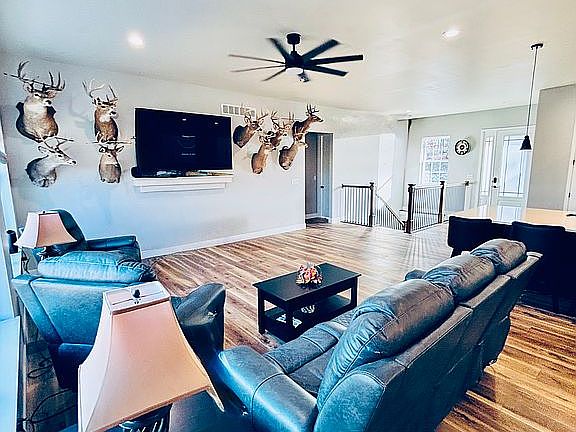 5th image of 215 Rugged Acres