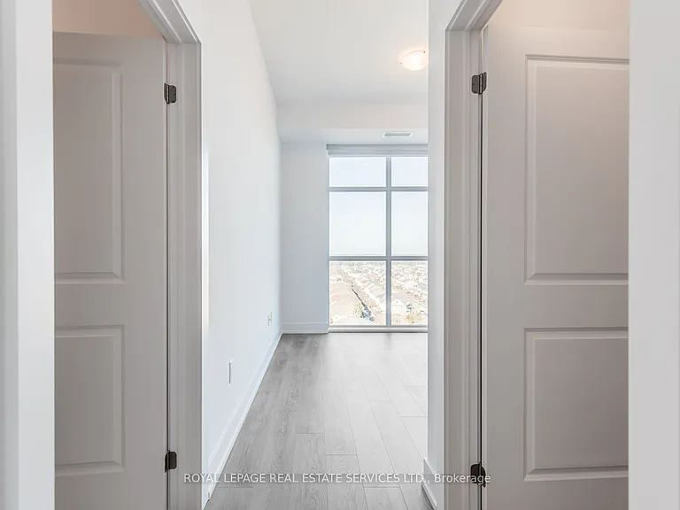 460 Dundas St E #1202 — Photo 16
