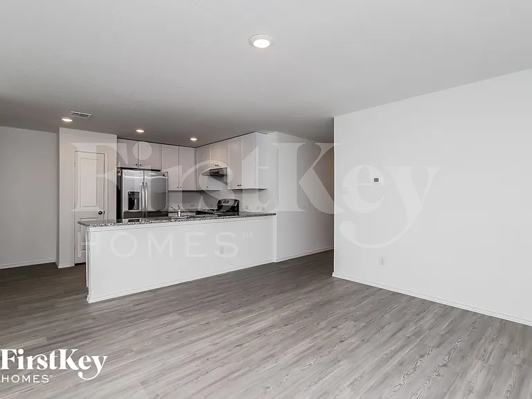 5402 Basil Chase — Photo 6