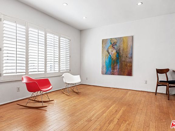 3rd image of 2721 2nd St APT 210