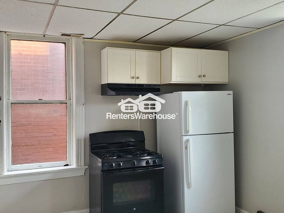 1st image of 3458 Alberta St #2