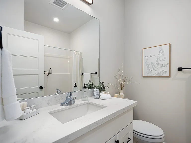 634 S Steele St — Photo 11