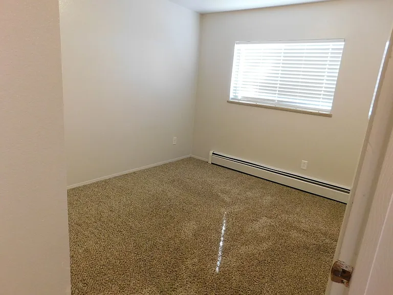 1302 Glenwood Ave — Photo 6