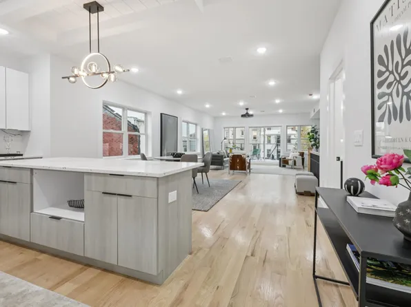 78 Beacon Avenue image 17 of 50