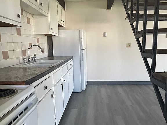 4th image of 201H Briarwood Dr #201