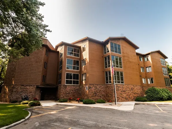 415 S 4th St APT D2, Marshall, MN 56258