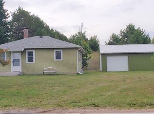 1327 W Van Rd, Pellston, MI 49769