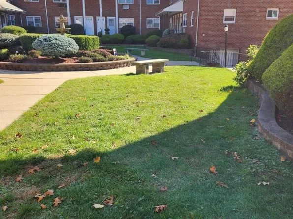 300 E Homestead Ave #4C, Palisades Park, NJ 07650