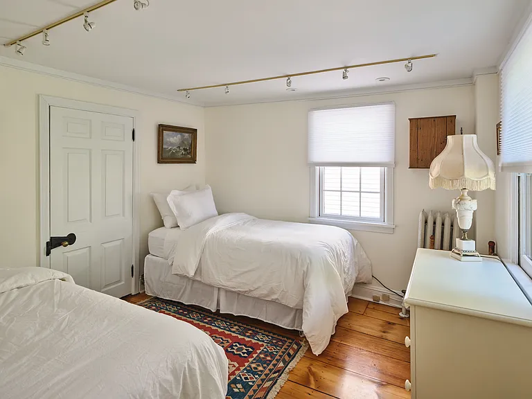 Twin Bedroom