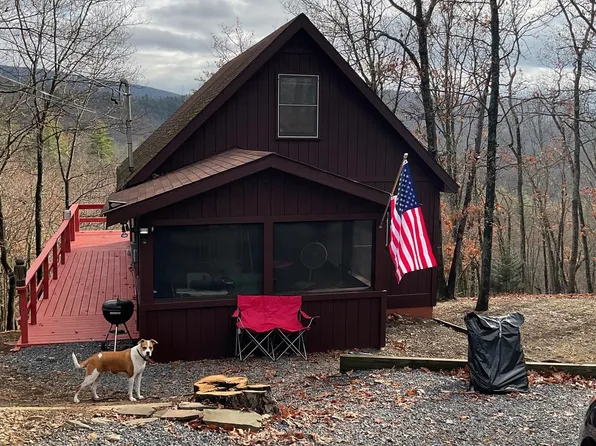 2907 Crossings View Rd, Paw Paw, WV 25434