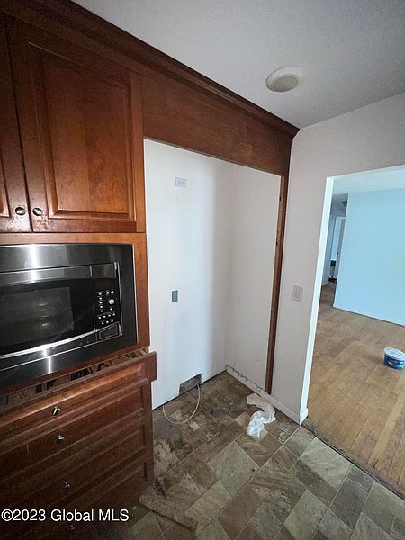 4th image of 10 Collins Place
