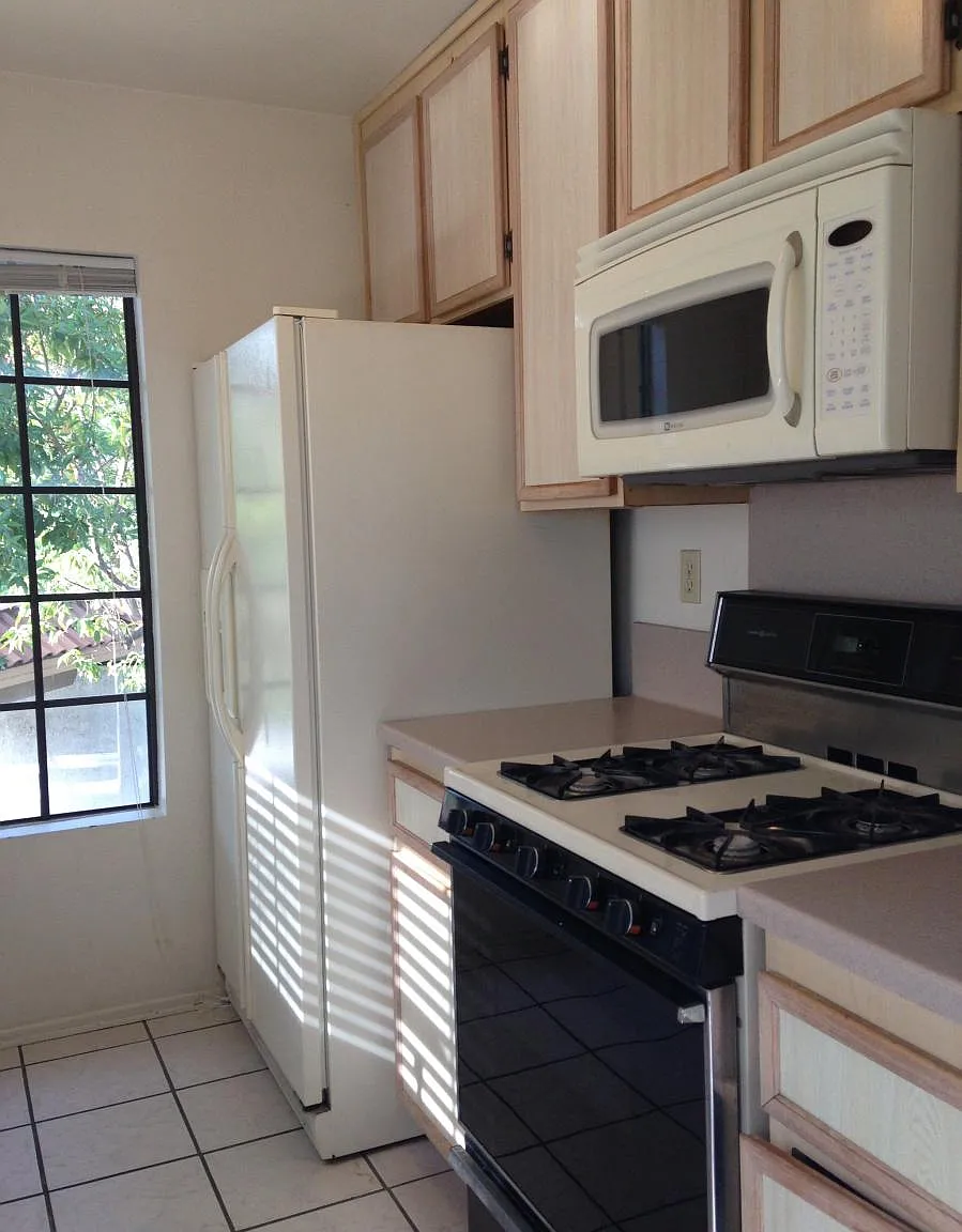 2 bed, 900 sqft, $2,699 — Photo 3