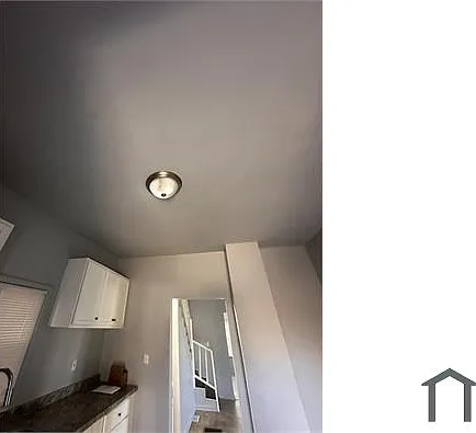 558 Holbrook St — Photo 7