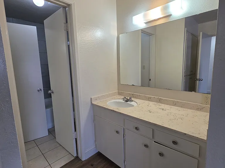 200 W Turner Rd #1 — Photo 15