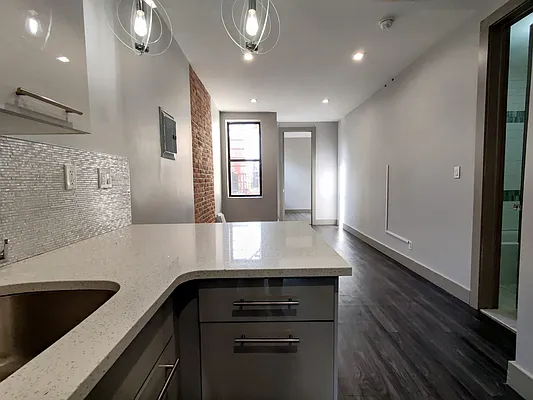 Rented by Signature Property Realty | media 4