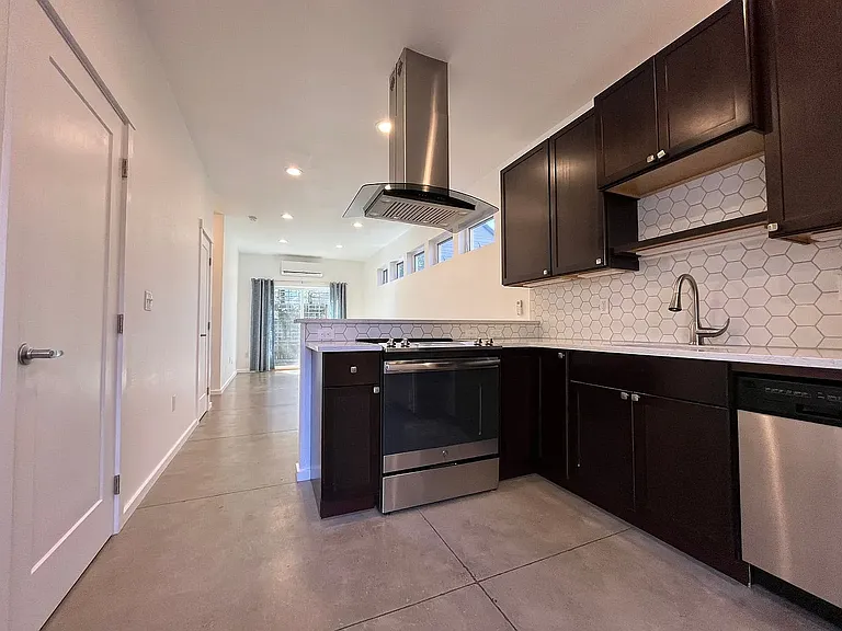 4554 NE 99th Ave #B — Photo 5