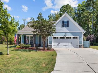 831 Long Lake Dr, Fuquay Varina, NC 27526