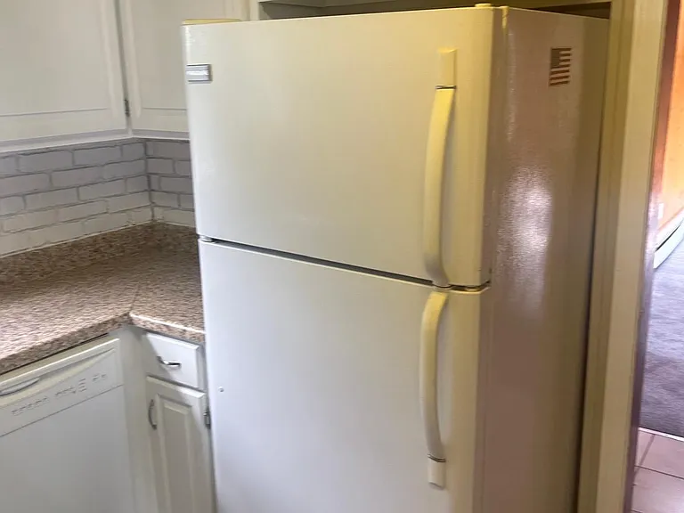 41 Becker Ave — Photo 8