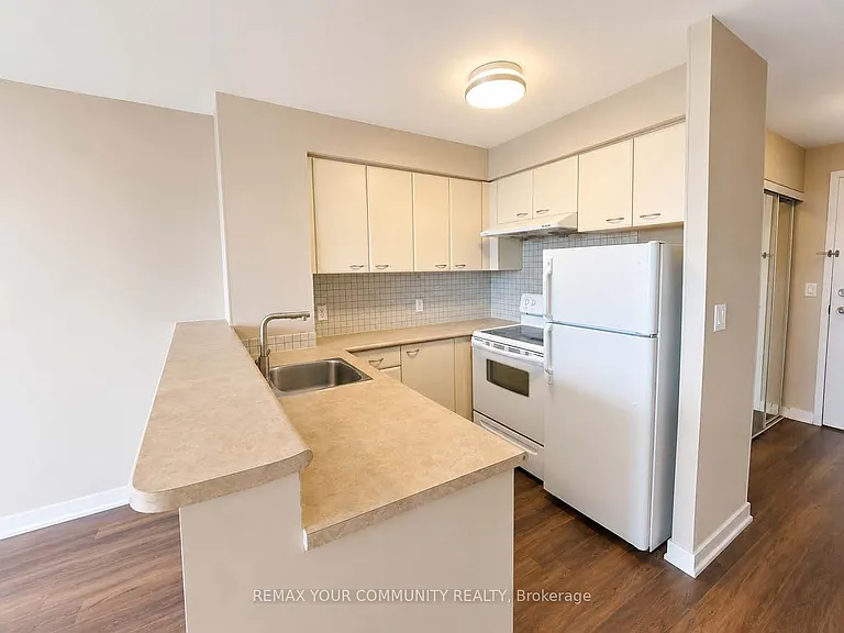 38 Lee Centre Dr #3512 — Photo 5