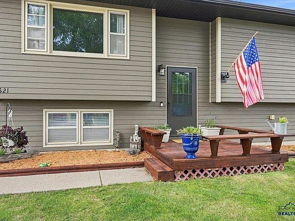 3rd image of 2621 Moose Dr